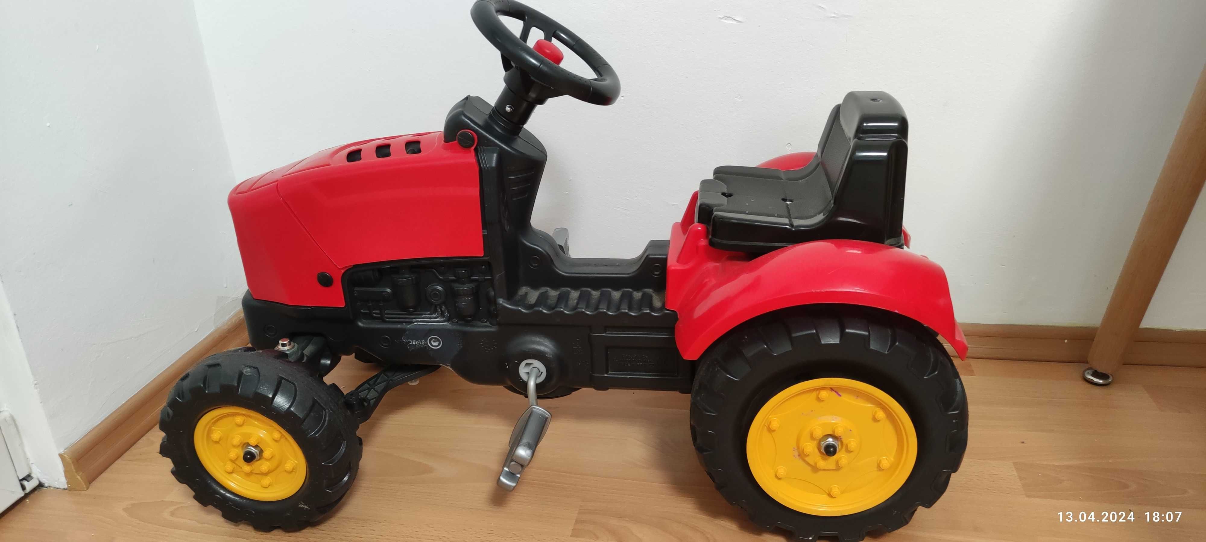 Tractor cu pedale