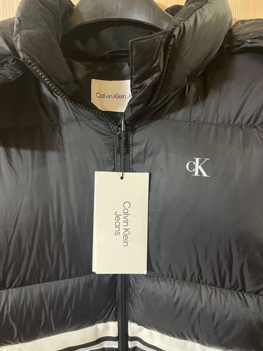 Дамсо пухена яке calvin klein ново с етикет