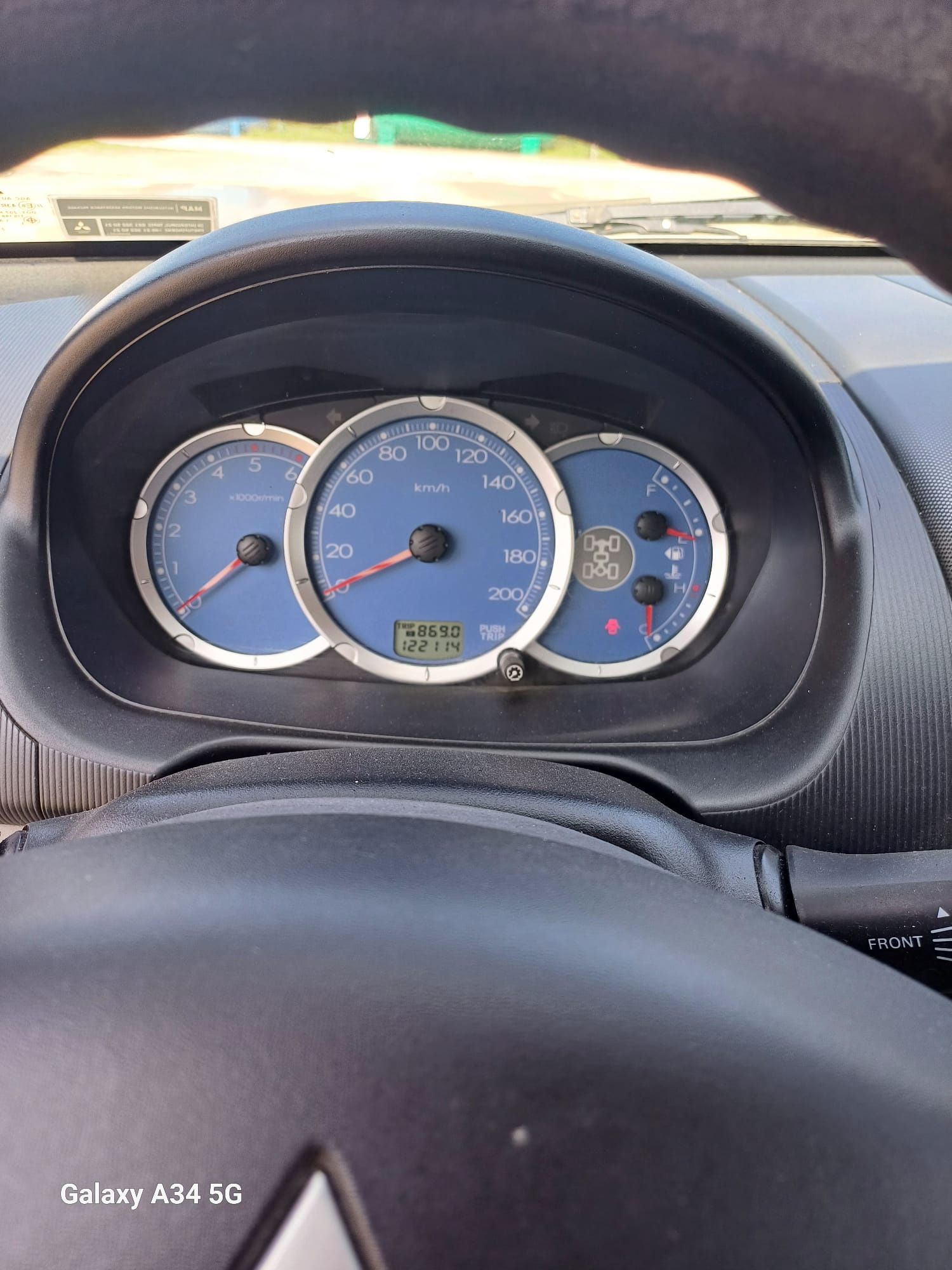 Vând Mitzubishi L200