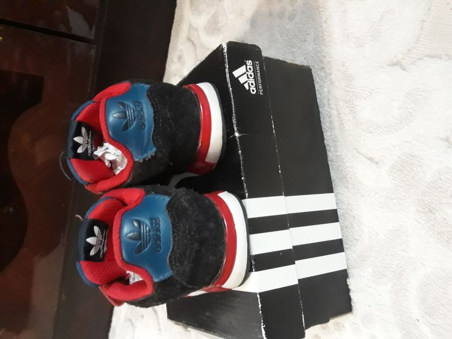 Adidasi adidas(nike puma)