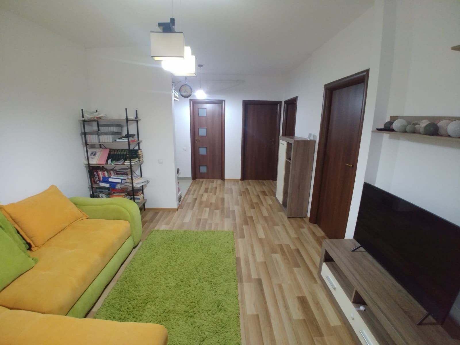 Inchiriez apartament 3 camere zona Rosu-Chiajna
