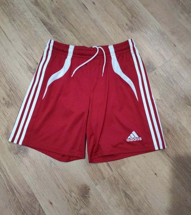 Pantaloni scurți Adidas mărimea M