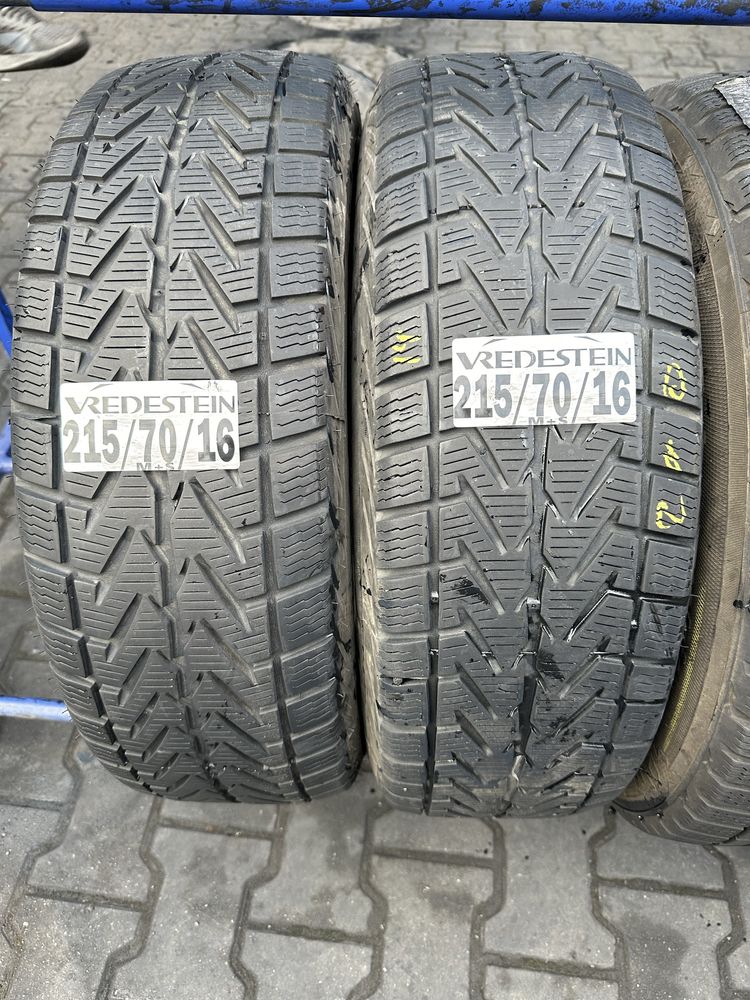 215/70/16 Kumho Vredestein M+S