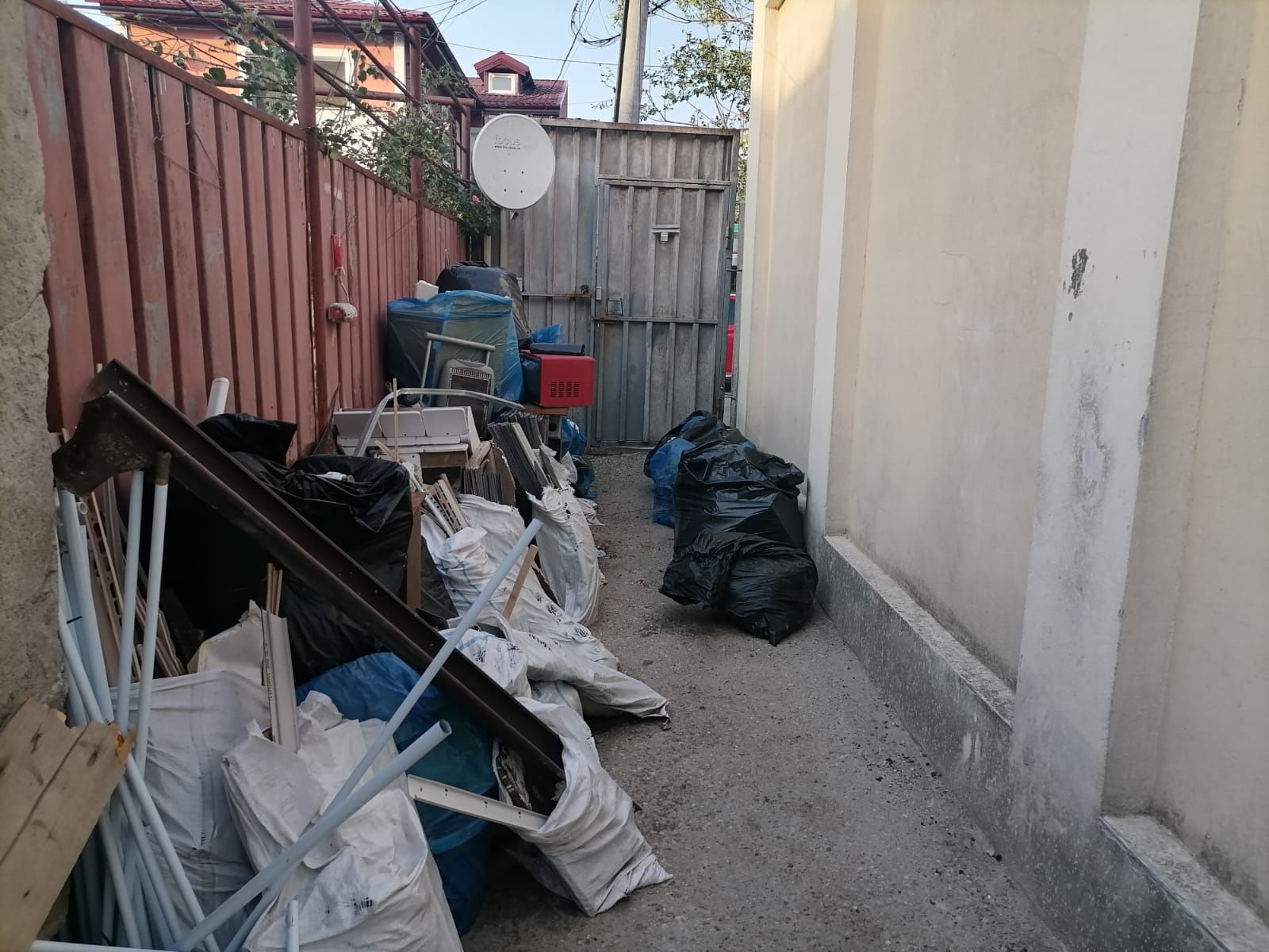 Transport moloz nisip pietriș amestec materiale costructi