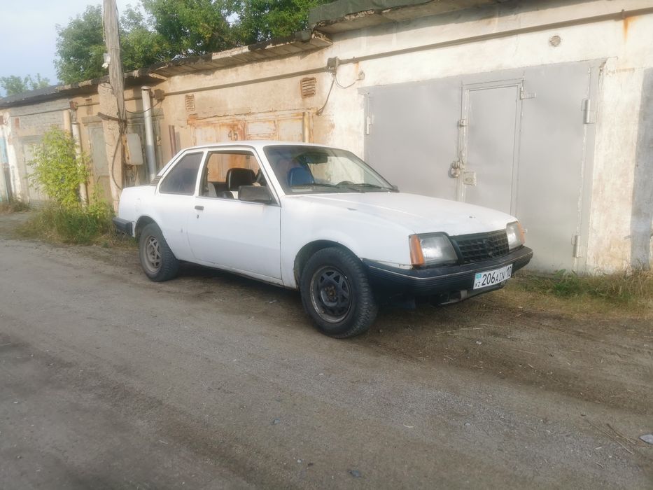 Opel Ascona C авто