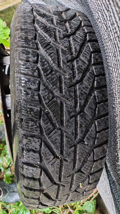 Vând 4 buc. roți iarnă 205/60R16