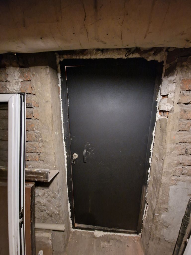 Дава се под наем Склад в София, Център - 8 кв.м за 255 € - Снимка #8
