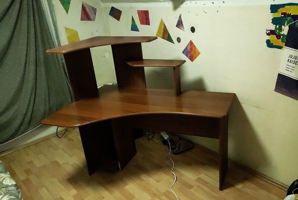Стол компьютерный