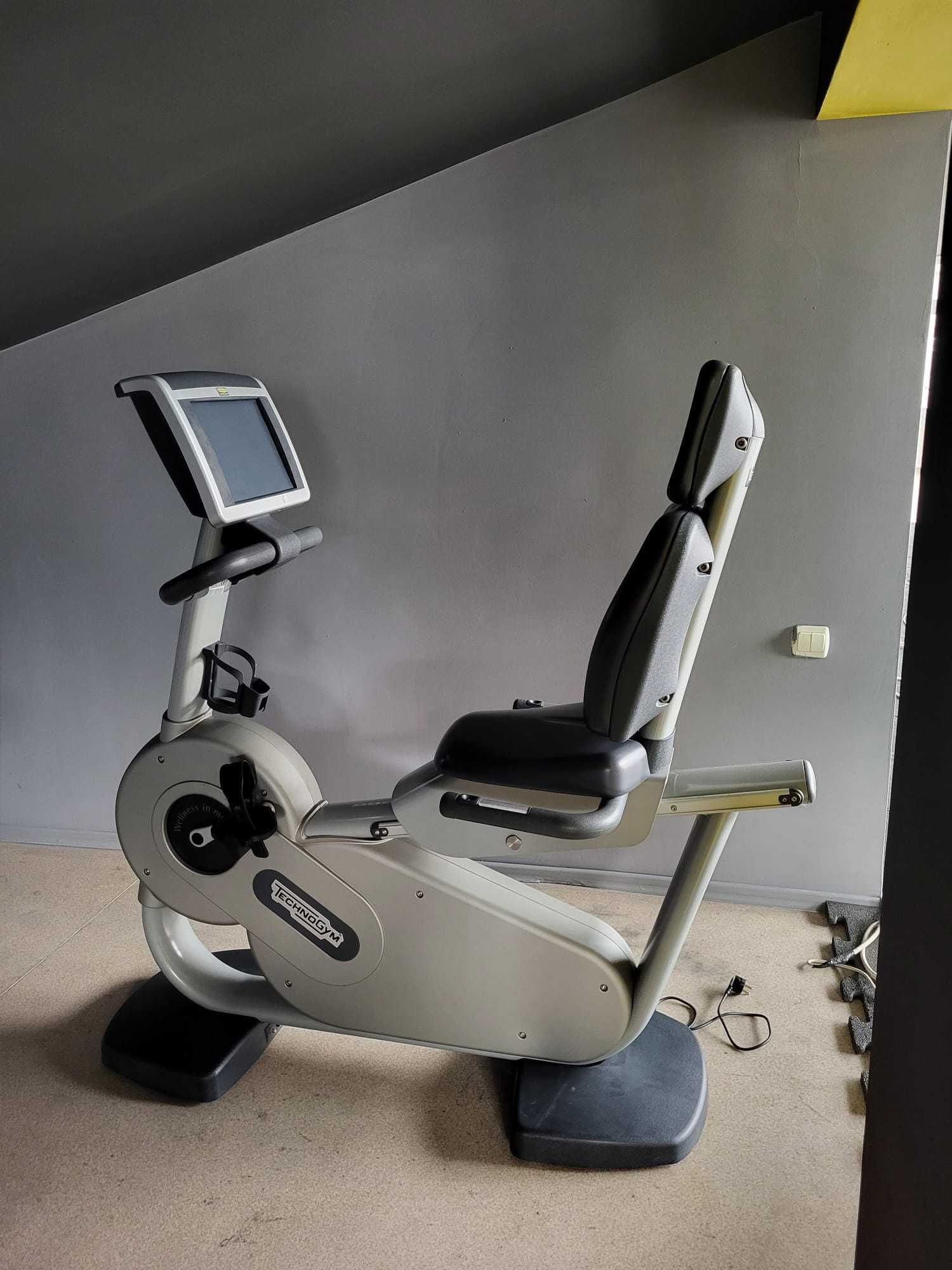 Bicicleta Recumbent Technogym
