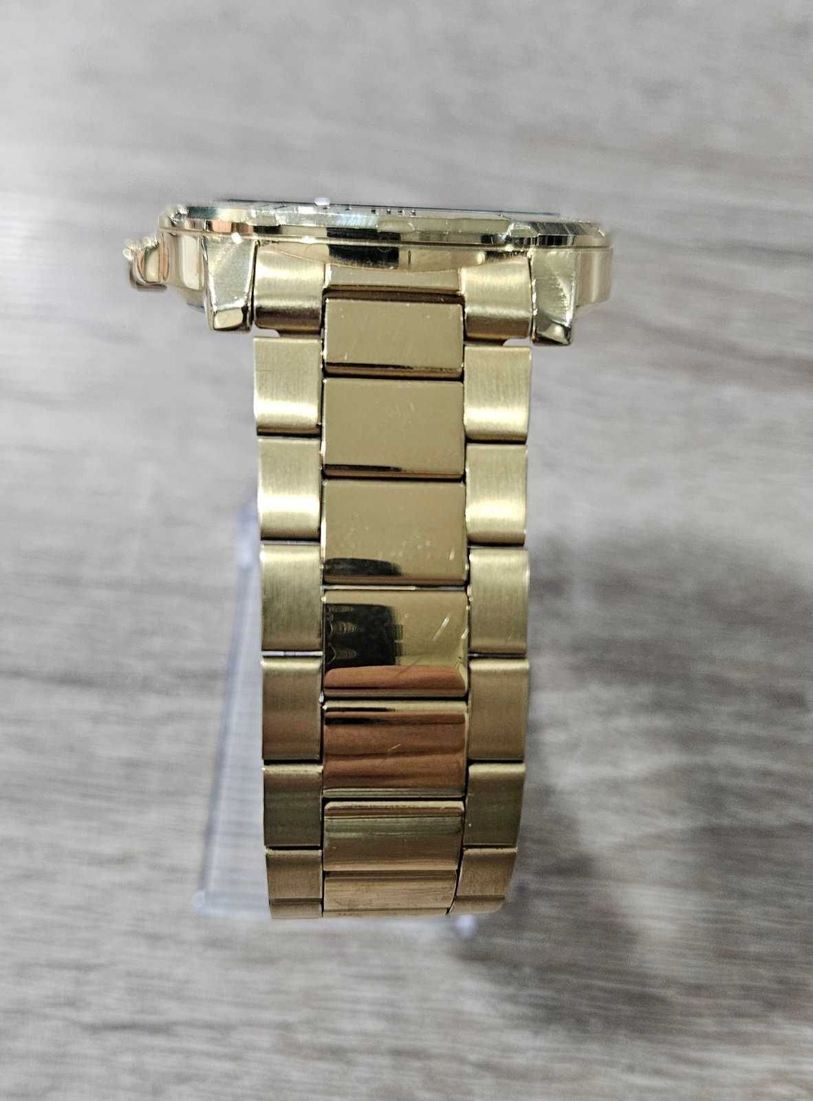 Продавам Casio MTP-VD01G-1CVUDF