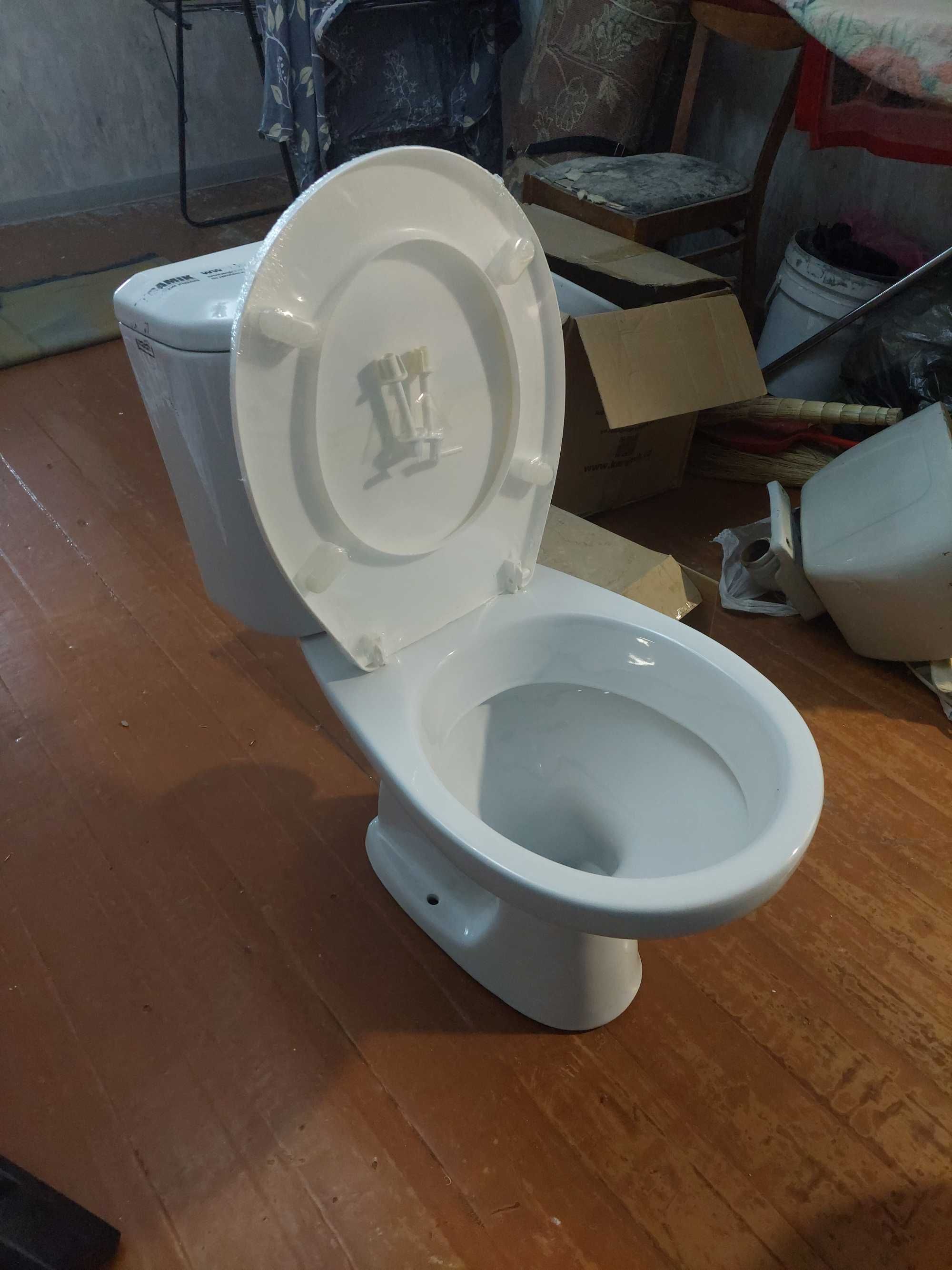 Унитаз новый комплкт