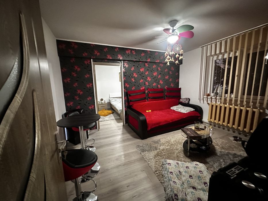 Vand apartament 2 camere, hol, bucatarie, baie.40,37mp complect utilat