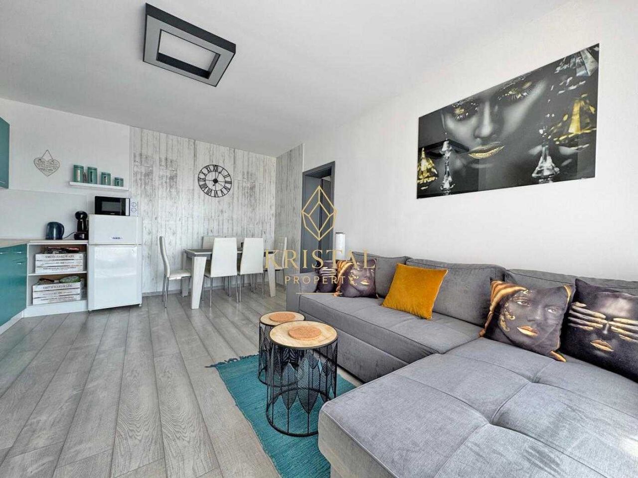 Продава се Двустаен апартамент в к.к. Слънчев бряг - 57 кв.м за 1244 €/кв.м - Снимка #1