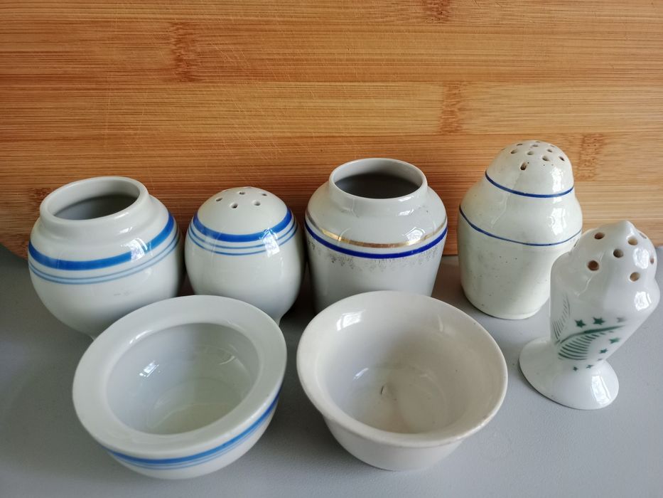 Продам старинные чернильницы,ручки перьевые