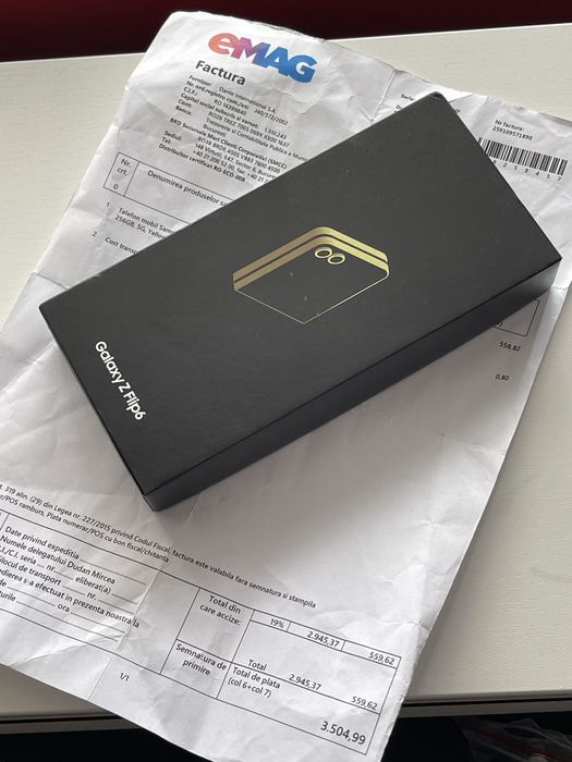 Samsung Galaxy Z Flip 6 256 gb, in garantie, ca nou!