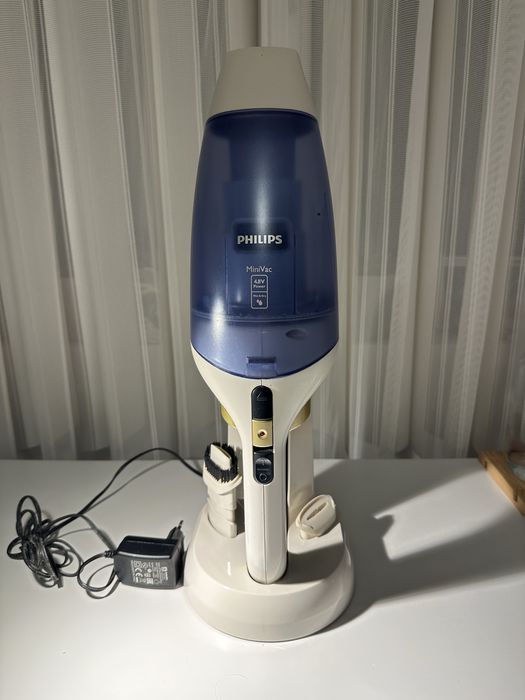 Ръчна мини прахосмукачка Philips, сухо и мокро почистване