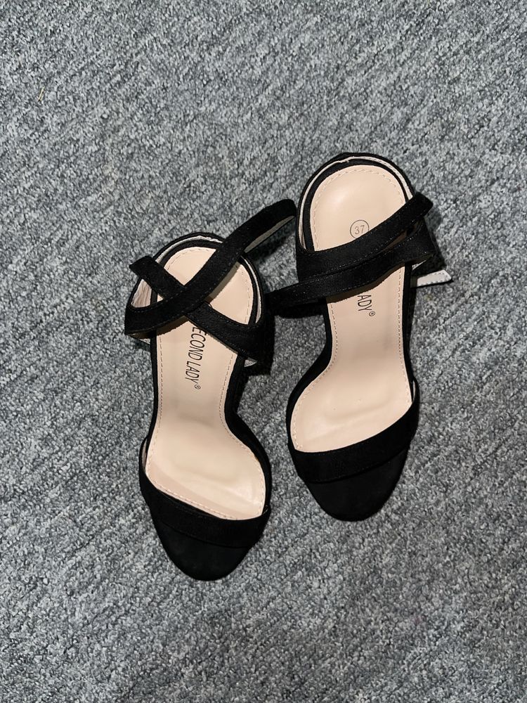 Sandale negre NOI