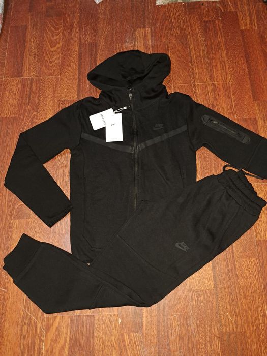 Trening Nike tech pt copii