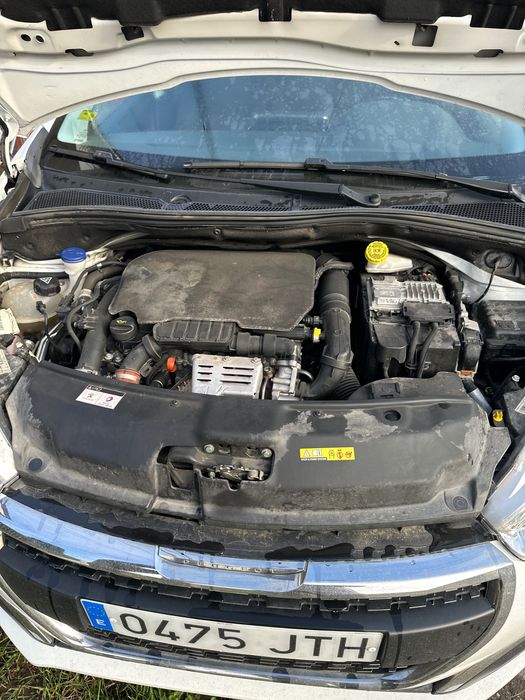 Peugeot 208 1,2 benzina