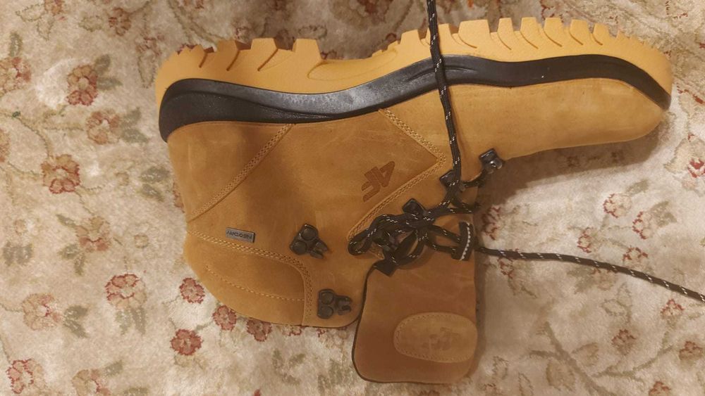 Ghete 4F, culoare bej, piele, marimea 42