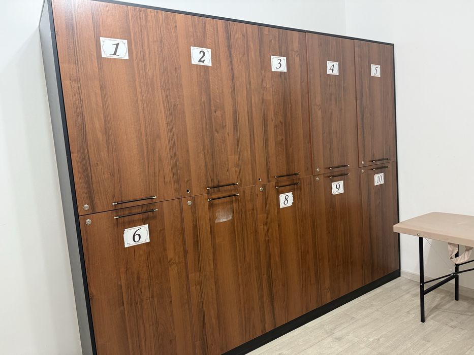 Продается шкафчики для одежды