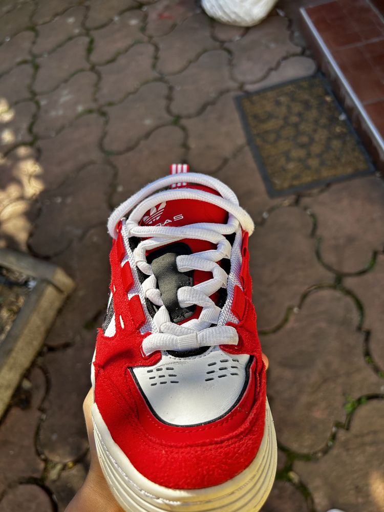 Adidasi ADI2000 (adidas)