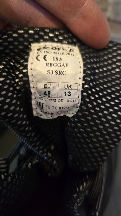 Strauss engelbert, Base