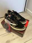 Nike Air Jordan 1 low Travis scott