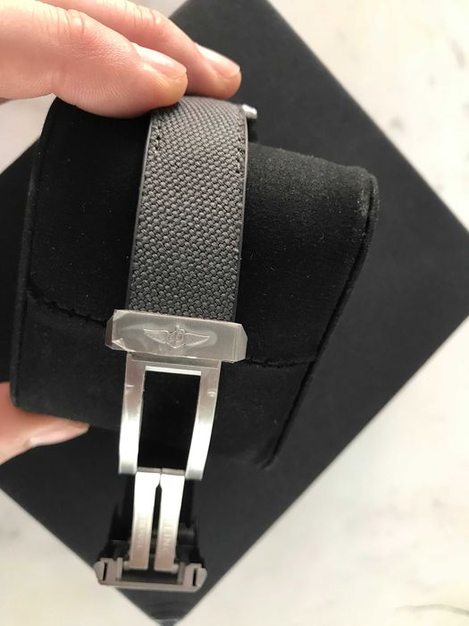 Breitling Chronograph Avenger Bandit Titanium E13383 45 mm