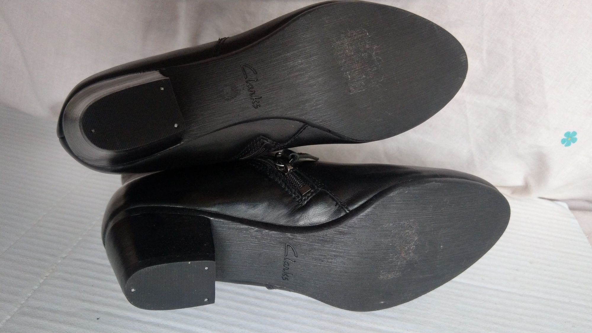 Cizme scurte din piele neagra cu goretex NOI Clarks 37