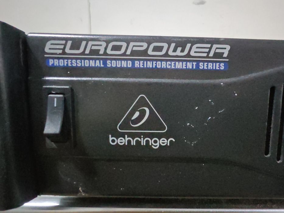 профессиональный двухканальный усилитель мощности Behringer Europower