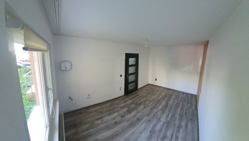 Inchiriez spatiu comercial 12 mp