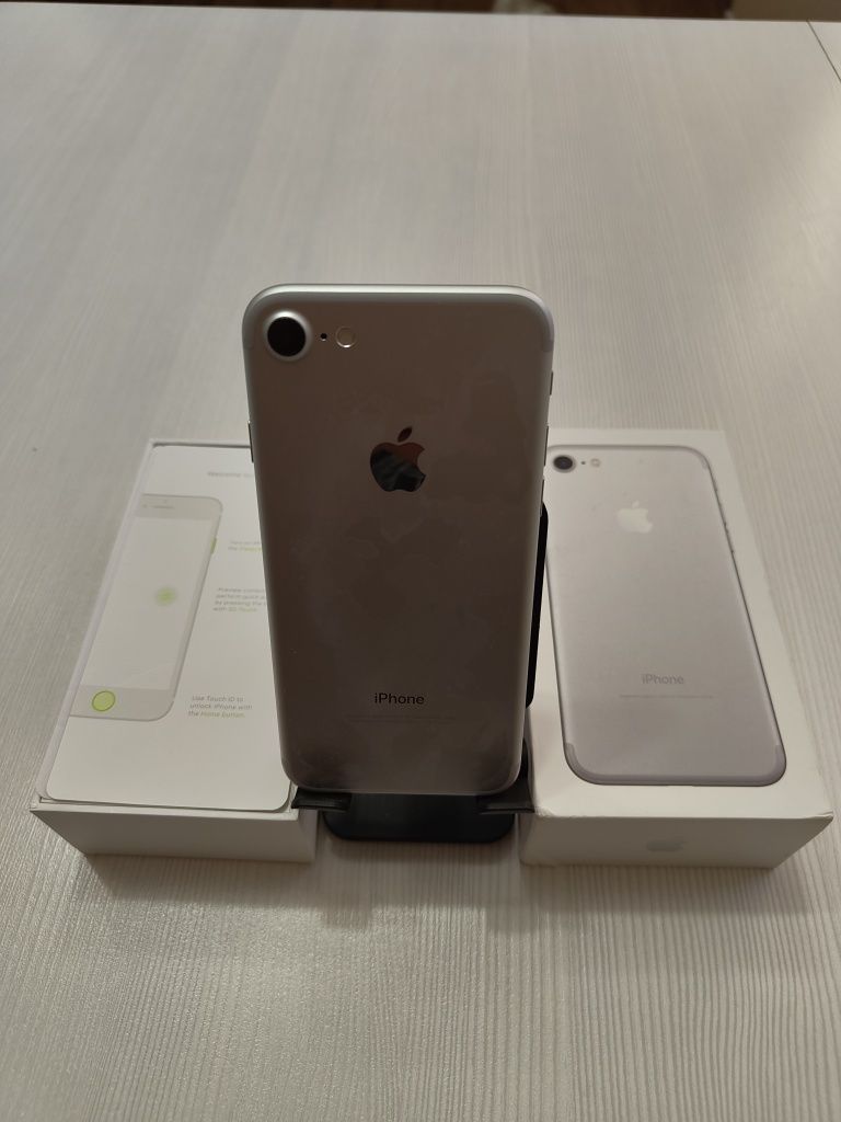 Продам iPhone 7 128gb