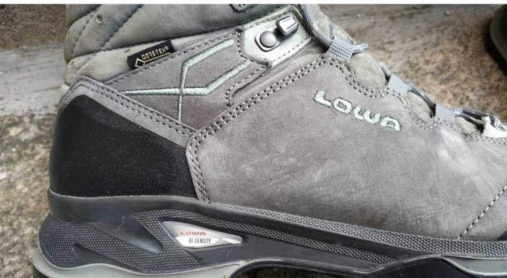 Дамски Обувки  Lowa Gore-Tex 41 номер