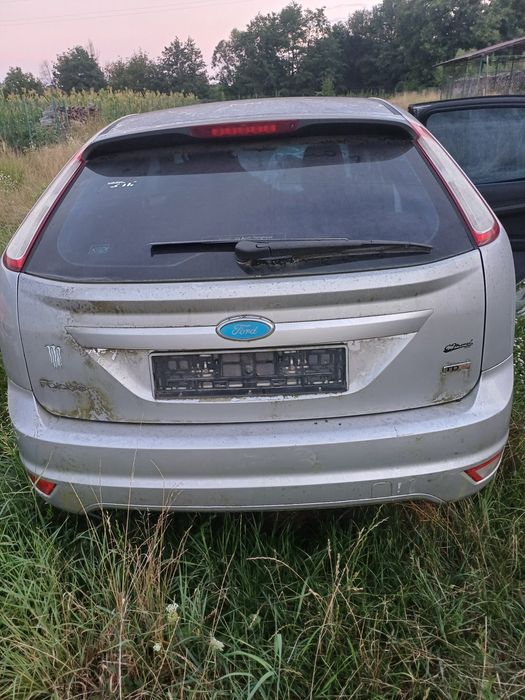 Vand/Dezmembrez ford focus II