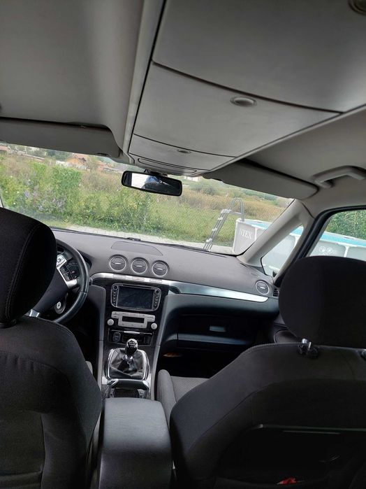 Ford Galaxy Titanium Edition