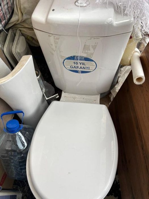 Продам сантехнику (ванна, унитаз, раковина и экран на ванну)