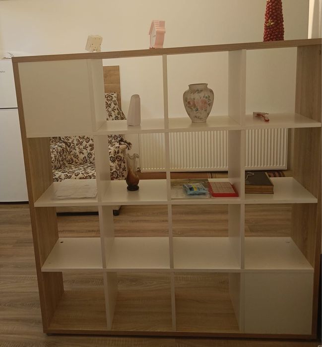 Biblioteca spatioasa