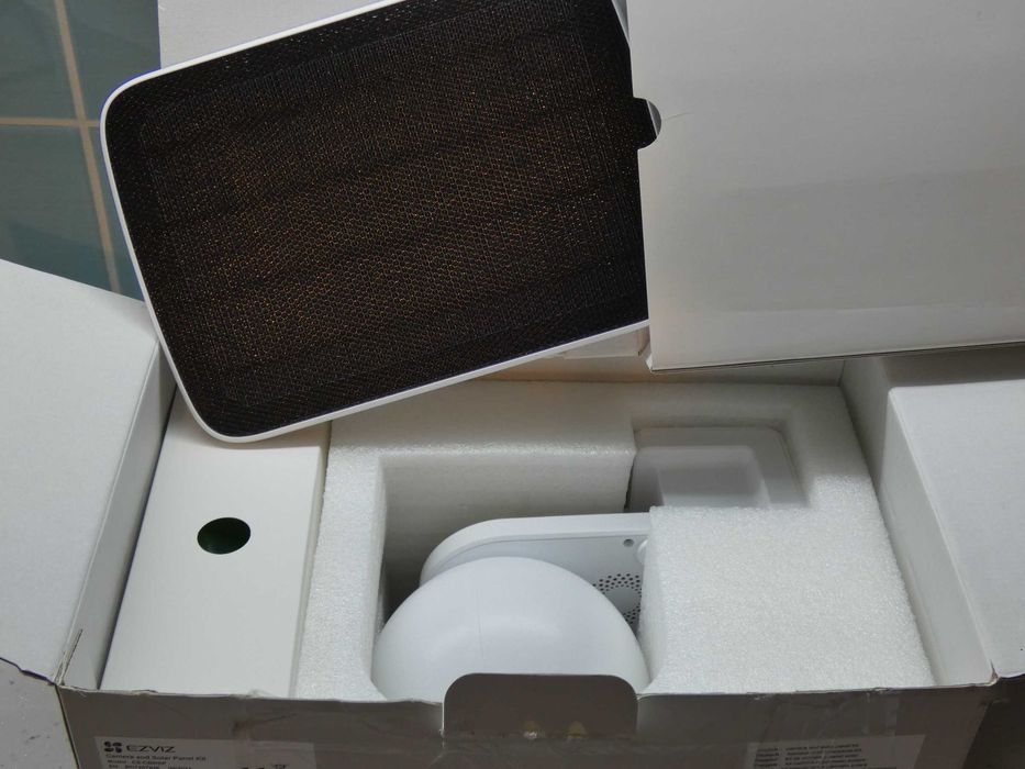 Ezviz 360° Външна WiFi 6 Автономна IP Камера с батерия, солар и AI