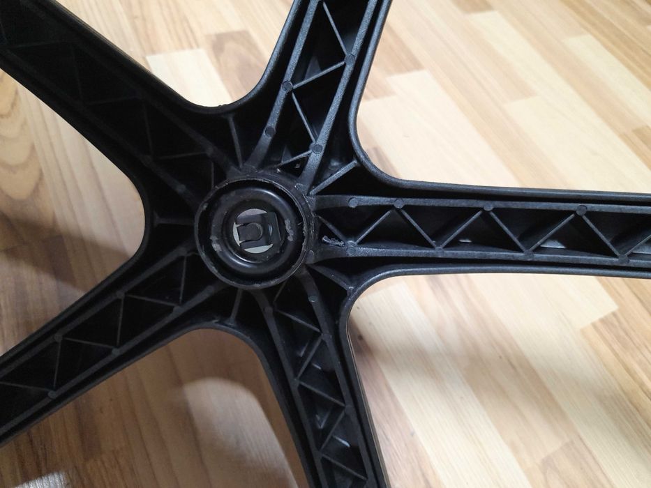 Baza pentru scaun directorial, plastic, 60 cm, neagra, piston inclus