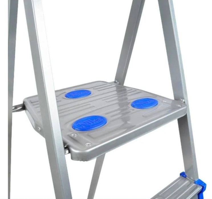 Стремянки, Лестницы пр-во Россия новые в упаковке