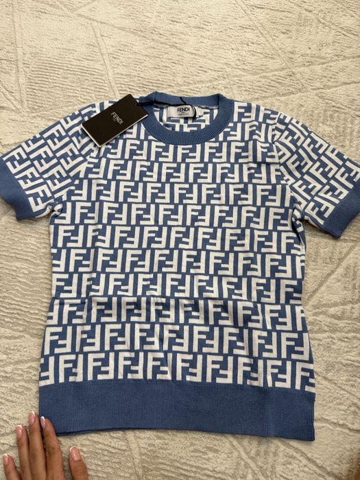 Кофта Fendi размер М