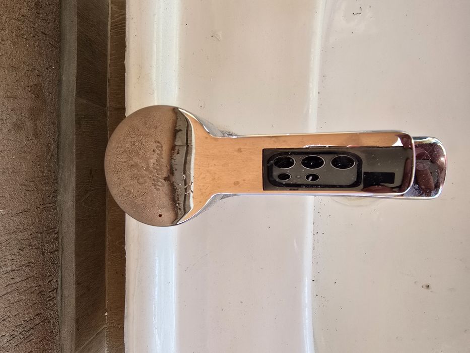 Батерия на "видима" и мивка