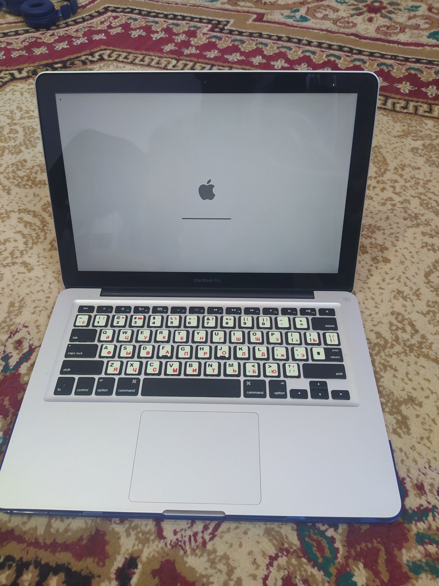 MacBook pro 13".  2012