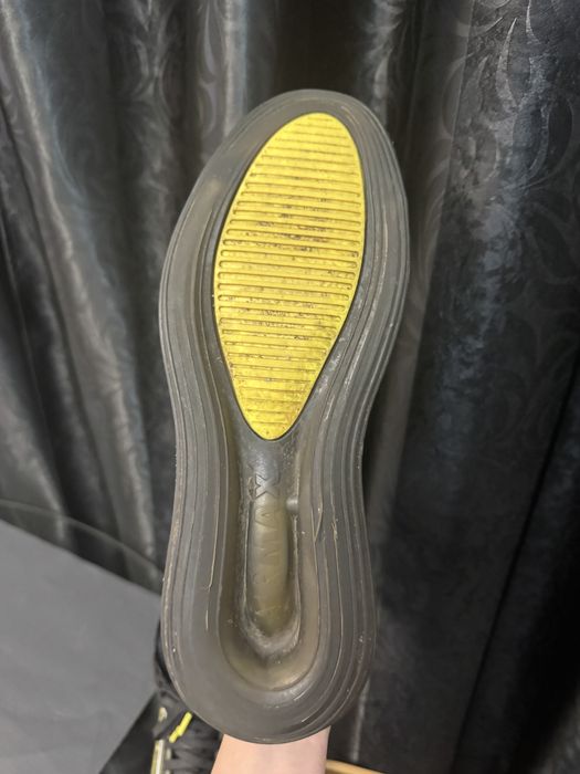 Nike air Max 720 Saturn