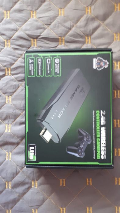 Продам игровую консоль