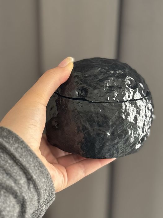 Кашпо из гипса «метеорит»