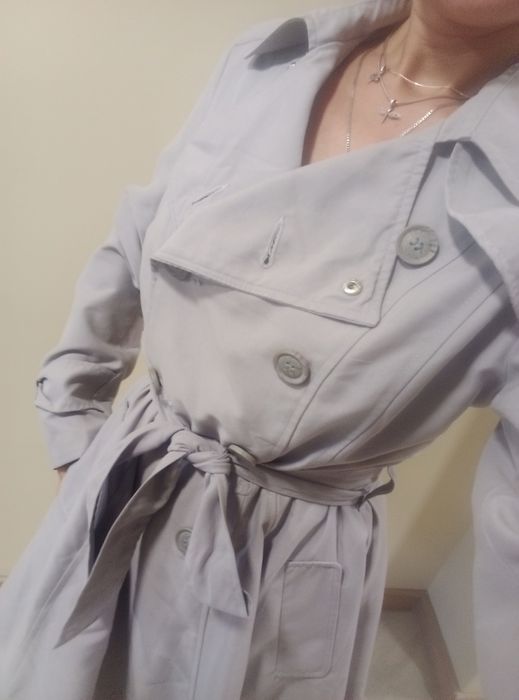 Дамски сив тренчкот