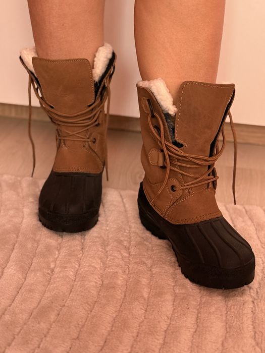 Ghete de iarna,piele naturala,Crane.