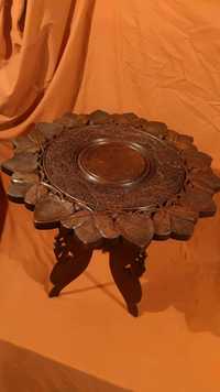 Старинна индийска маса с фина дърворезба и инкрустация от месинг